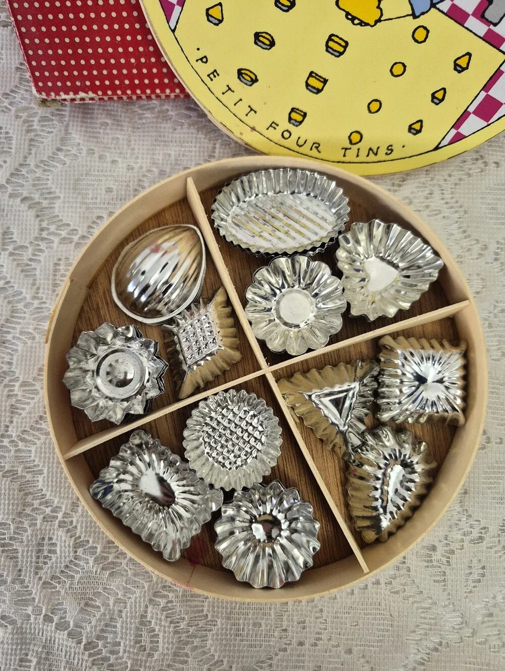 Lillian Vernon Pastry Molds